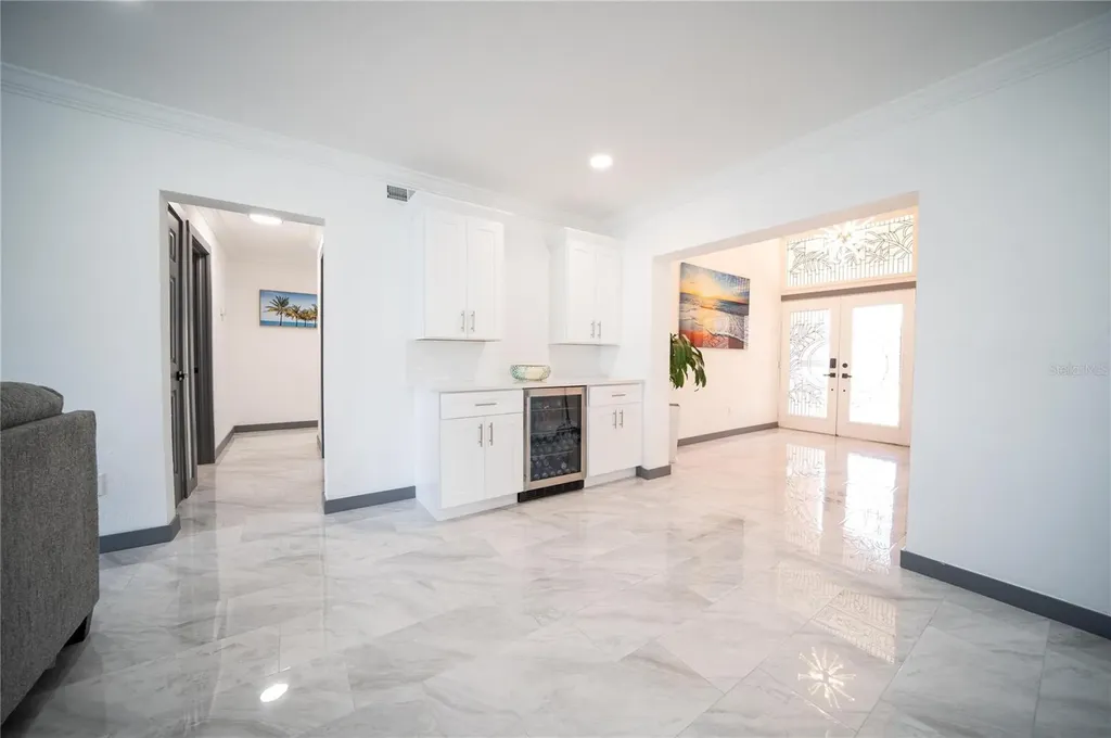 166 Bayside Drive Clearwater Beach FL 33767