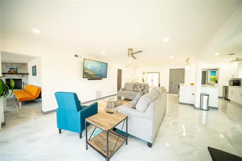 166 Bayside Drive Clearwater Beach FL 33767