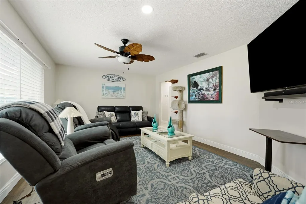 6020 10th Avenue W Bradenton FL 34209