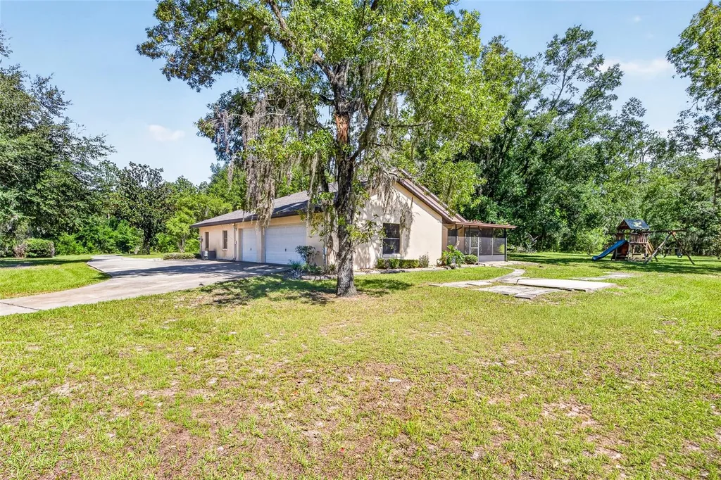 2272 SW Grandview Avenue Dunnellon FL 34431