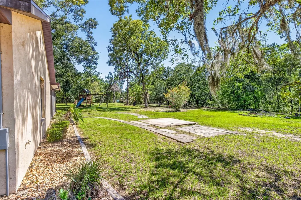 2272 SW Grandview Avenue Dunnellon FL 34431
