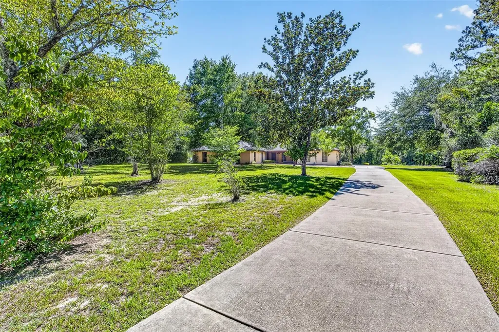 2272 SW Grandview Avenue Dunnellon FL 34431