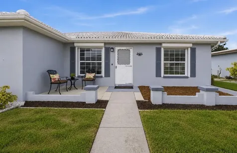 5420 Magnolia Trail N Pinellas Park FL 33782