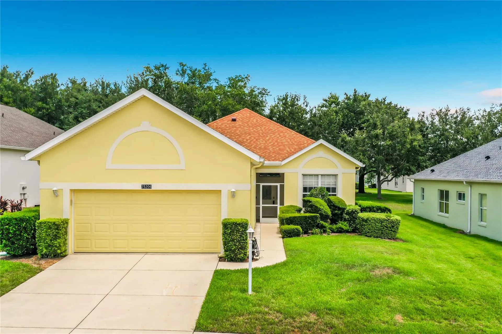 25206 Ormond Court Leesburg FL 34748