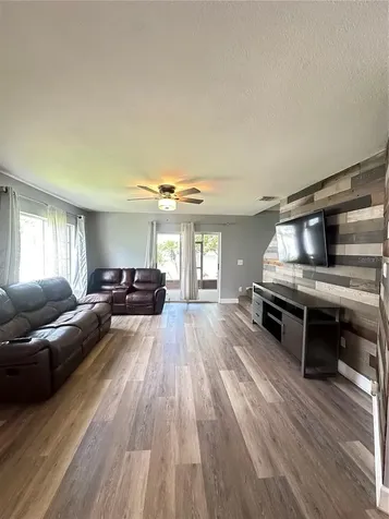 2235 Fluorshire Dr Drive Brandon FL 33511