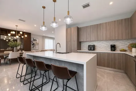 10384 NW 67th Terrace Doral FL 33178