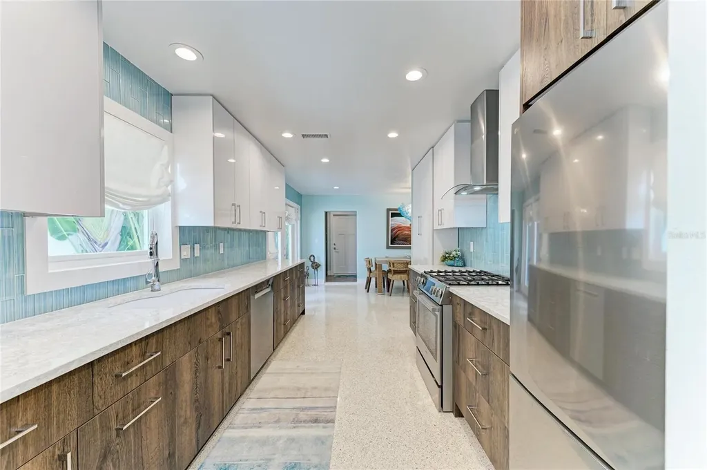 580 Linley Street Longboat Key FL 34228