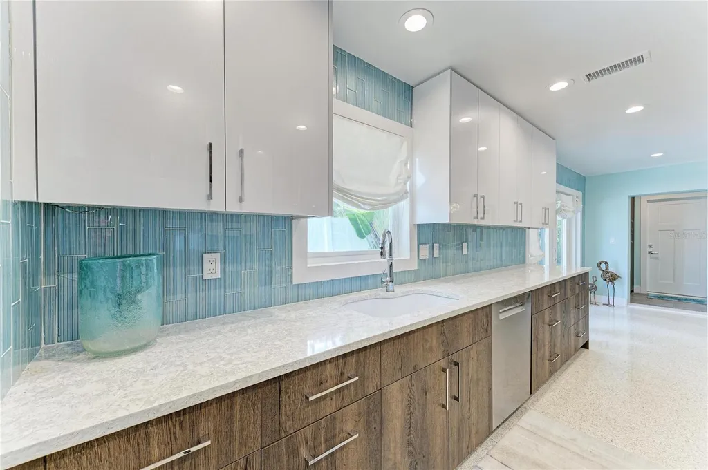 580 Linley Street Longboat Key FL 34228