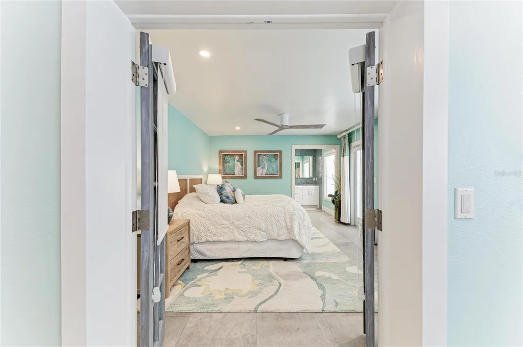 580 Linley Street Longboat Key FL 34228