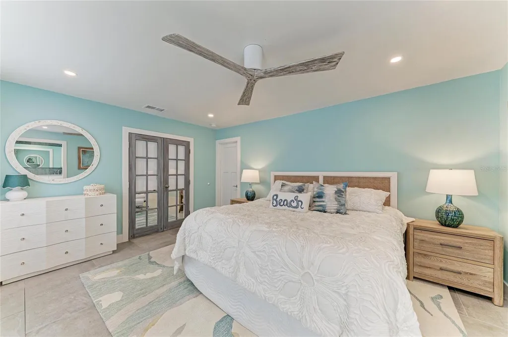 580 Linley Street Longboat Key FL 34228