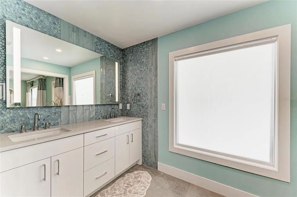 580 Linley Street Longboat Key FL 34228