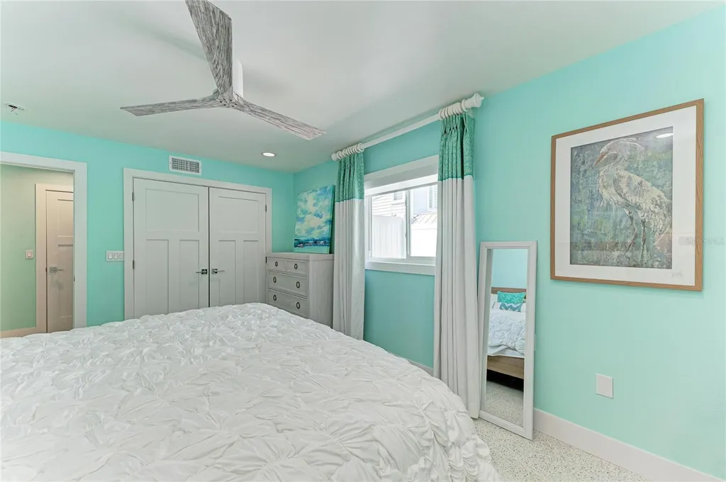 580 Linley Street Longboat Key FL 34228