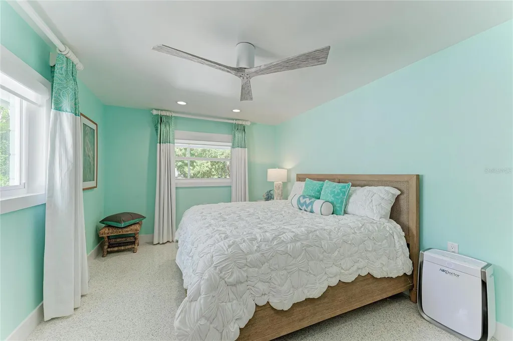580 Linley Street Longboat Key FL 34228