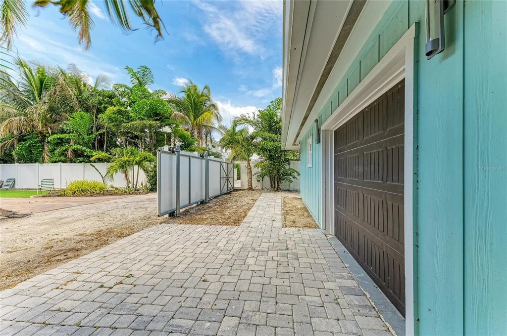 580 Linley Street Longboat Key FL 34228
