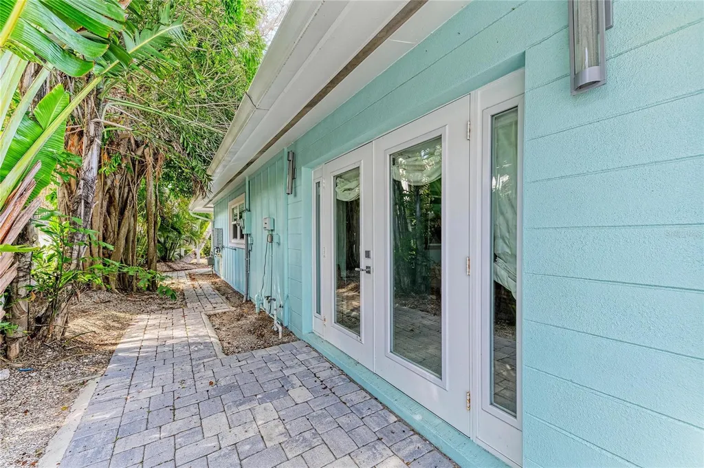 580 Linley Street Longboat Key FL 34228