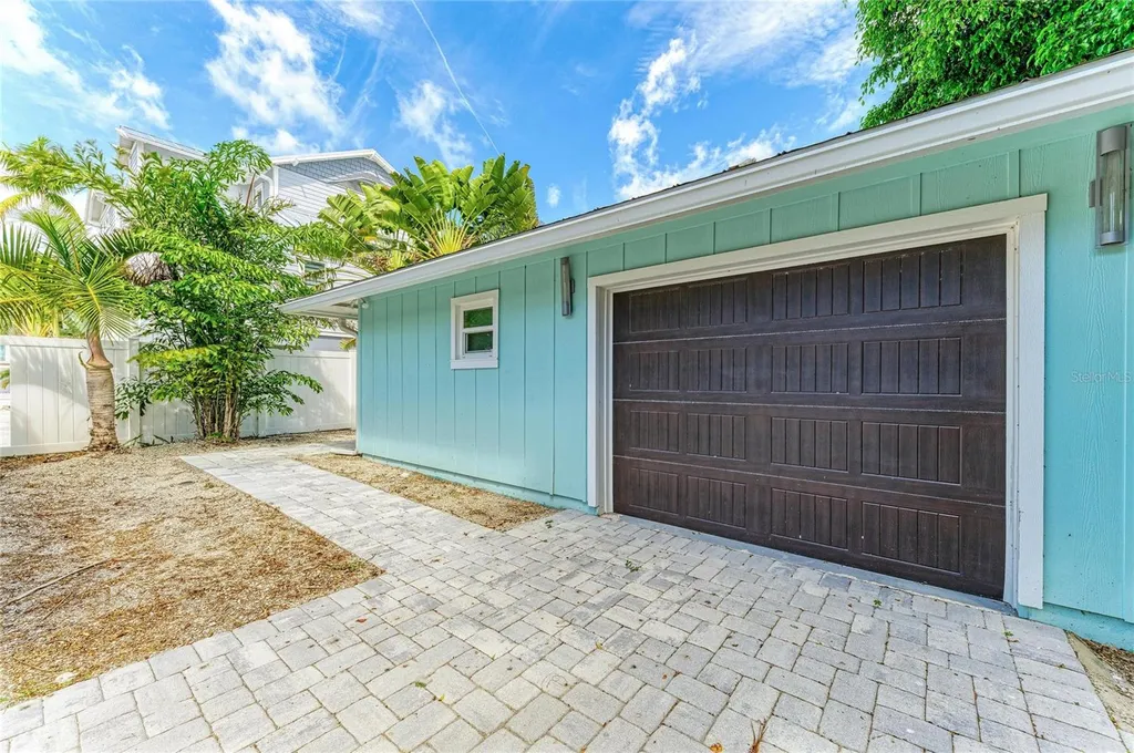 580 Linley Street Longboat Key FL 34228