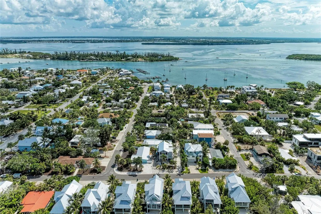 580 Linley Street Longboat Key FL 34228