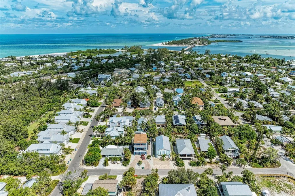 580 Linley Street Longboat Key FL 34228