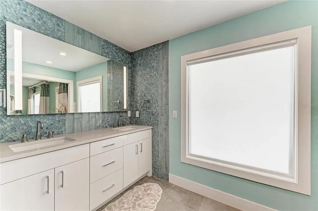 580 Linley Street Longboat Key FL 34228