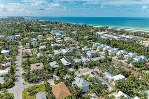 580 Linley Street Longboat Key FL 34228