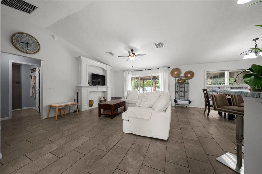60 Owens Street Umatilla FL 32784