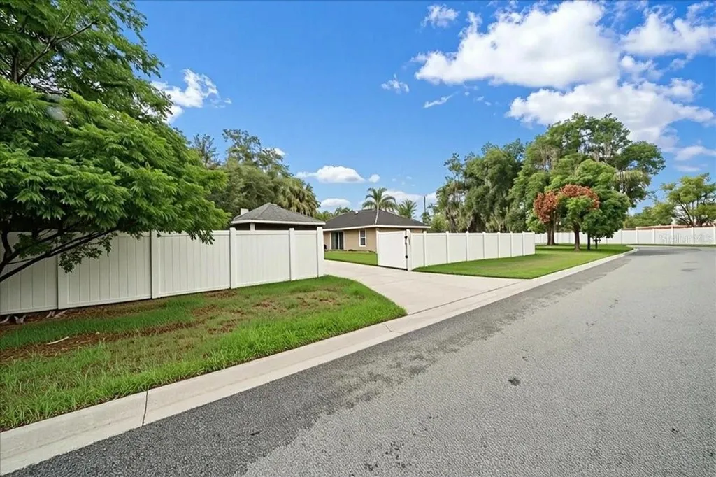 60 Owens Street Umatilla FL 32784