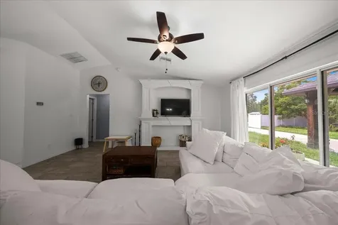 60 Owens Street Umatilla FL 32784