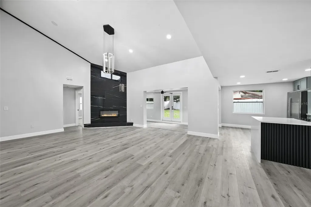 7901 Timberlane West Drive Tampa FL 33615