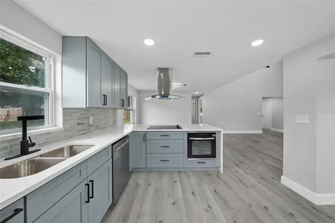 7901 Timberlane West Drive Tampa FL 33615