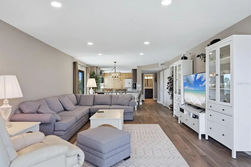1001 Benjamin Franklin Drive Sarasota FL 34236