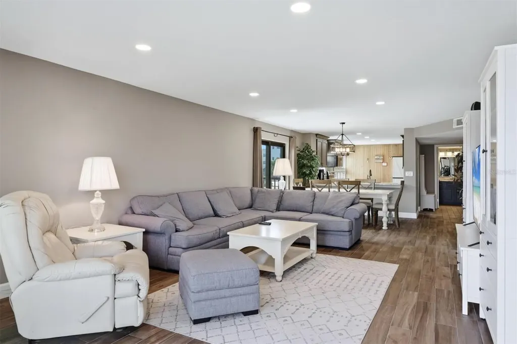 1001 Benjamin Franklin Drive Sarasota FL 34236