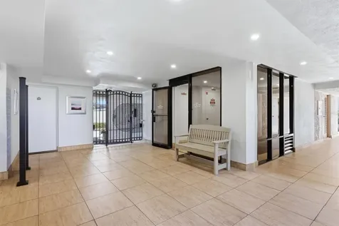 1001 Benjamin Franklin Drive Sarasota FL 34236