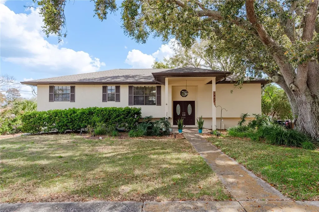 1462 Lakeview Drive Tarpon Springs FL 34689