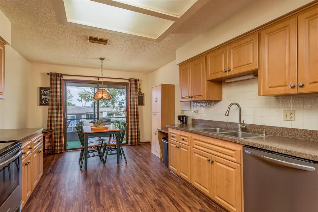 1462 Lakeview Drive Tarpon Springs FL 34689