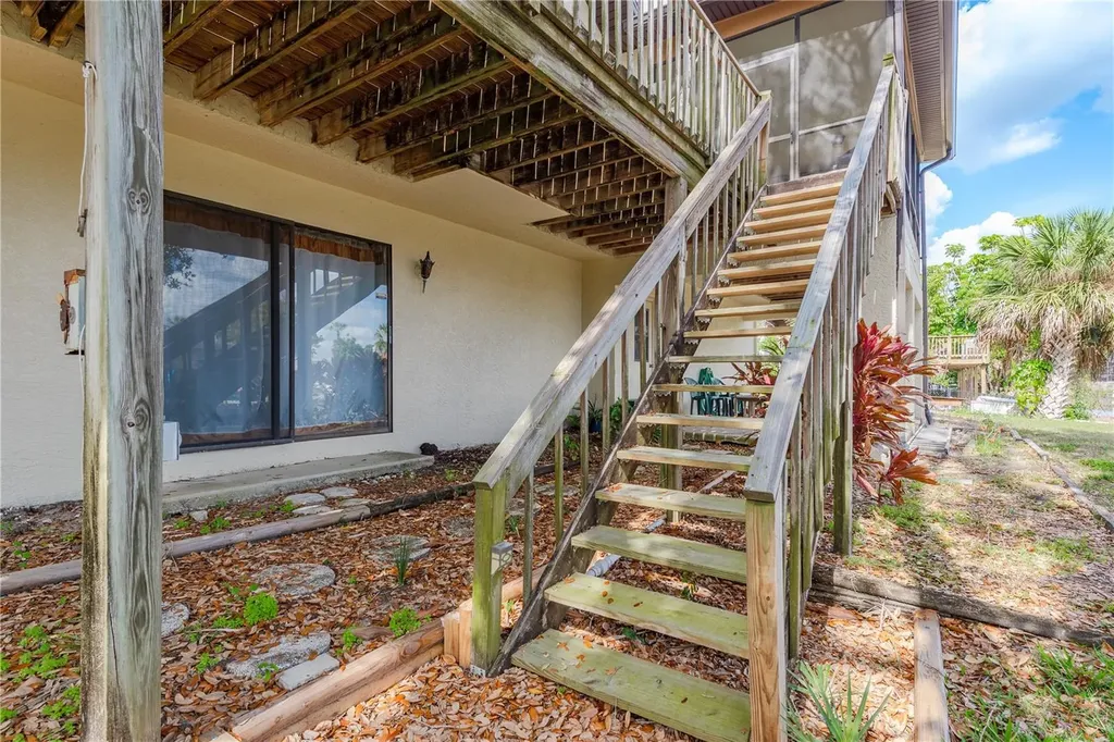 1462 Lakeview Drive Tarpon Springs FL 34689