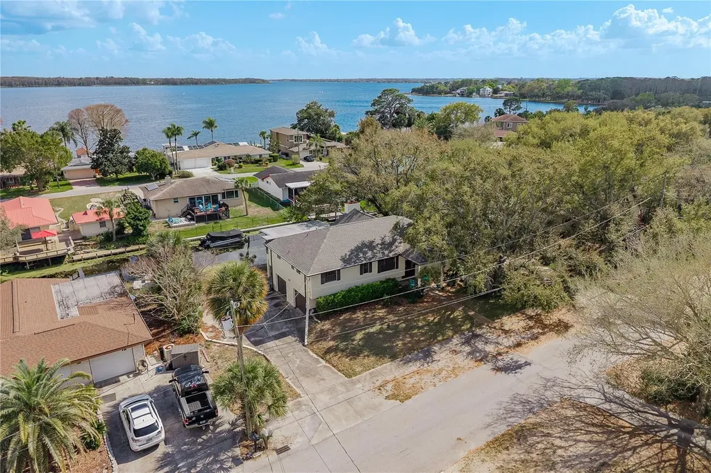 1462 Lakeview Drive Tarpon Springs FL 34689