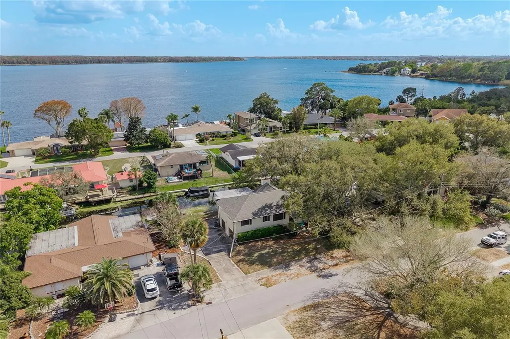 1462 Lakeview Drive Tarpon Springs FL 34689