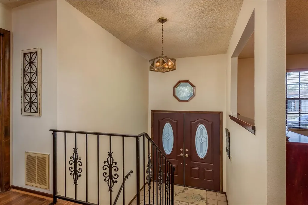 1462 Lakeview Drive Tarpon Springs FL 34689