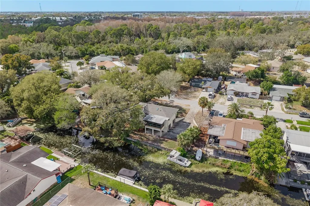 1462 Lakeview Drive Tarpon Springs FL 34689