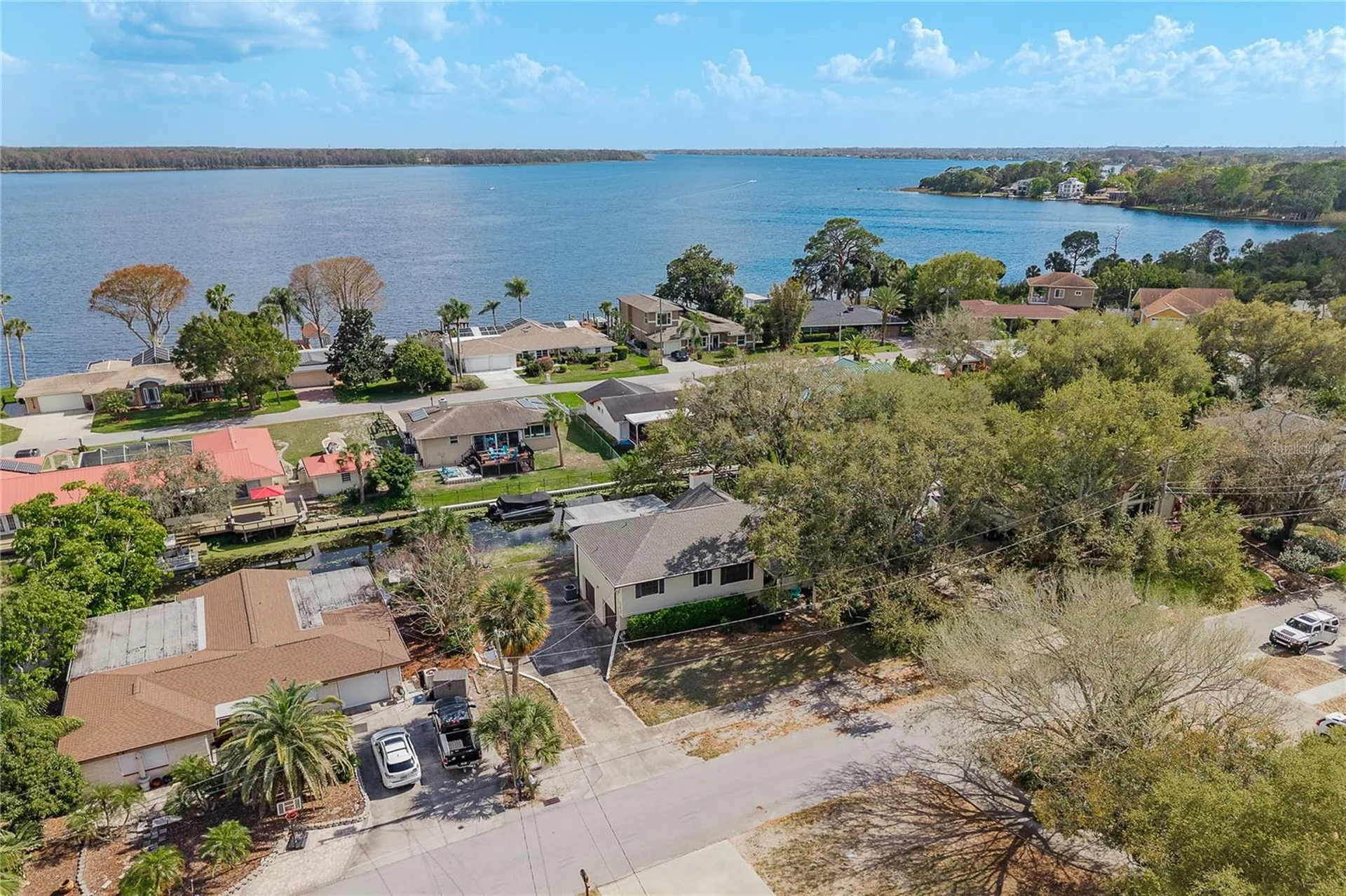 1462 Lakeview Drive Tarpon Springs FL 34689