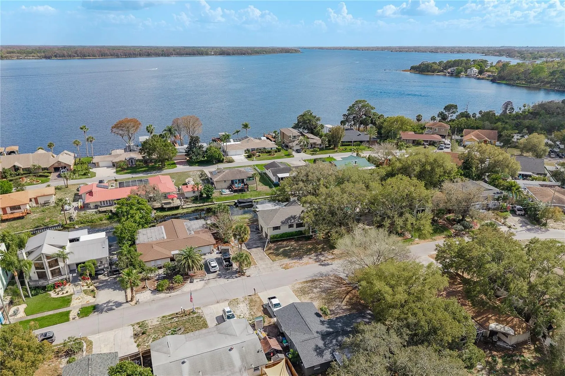 1462 Lakeview Drive Tarpon Springs FL 34689