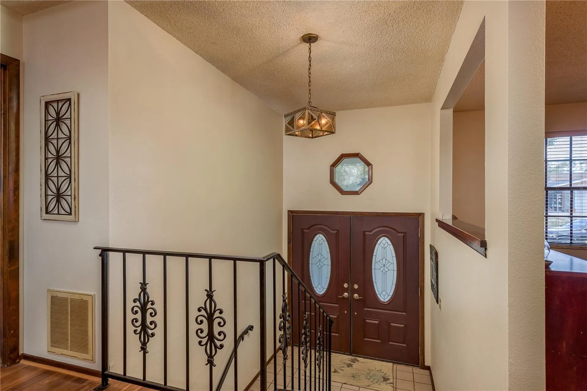 1462 Lakeview Drive Tarpon Springs FL 34689