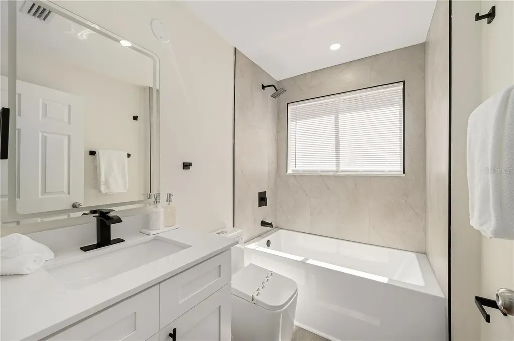 2011 Plainfield Drive Orlando FL 32812