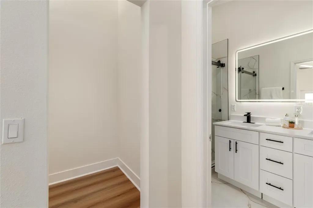 2011 Plainfield Drive Orlando FL 32812