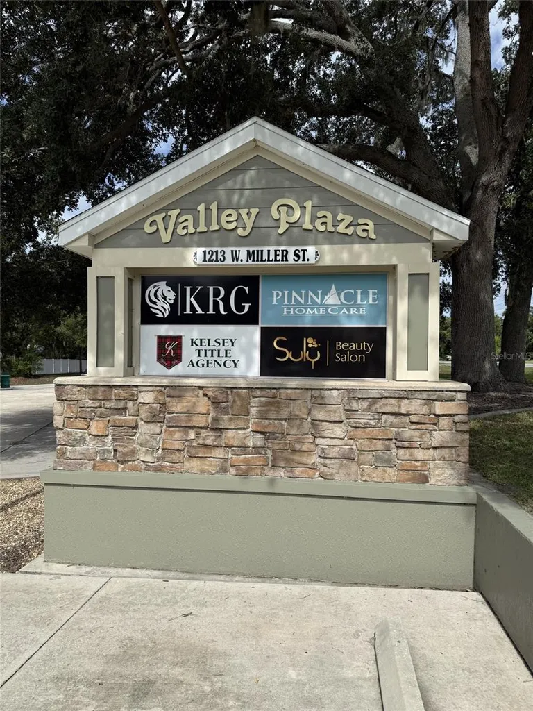 1213 W Miller Street Fruitland Park FL 34731