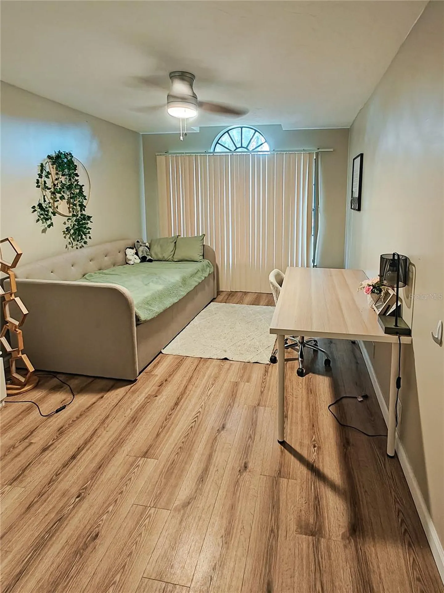 4907 82nd Place E Sarasota FL 34243