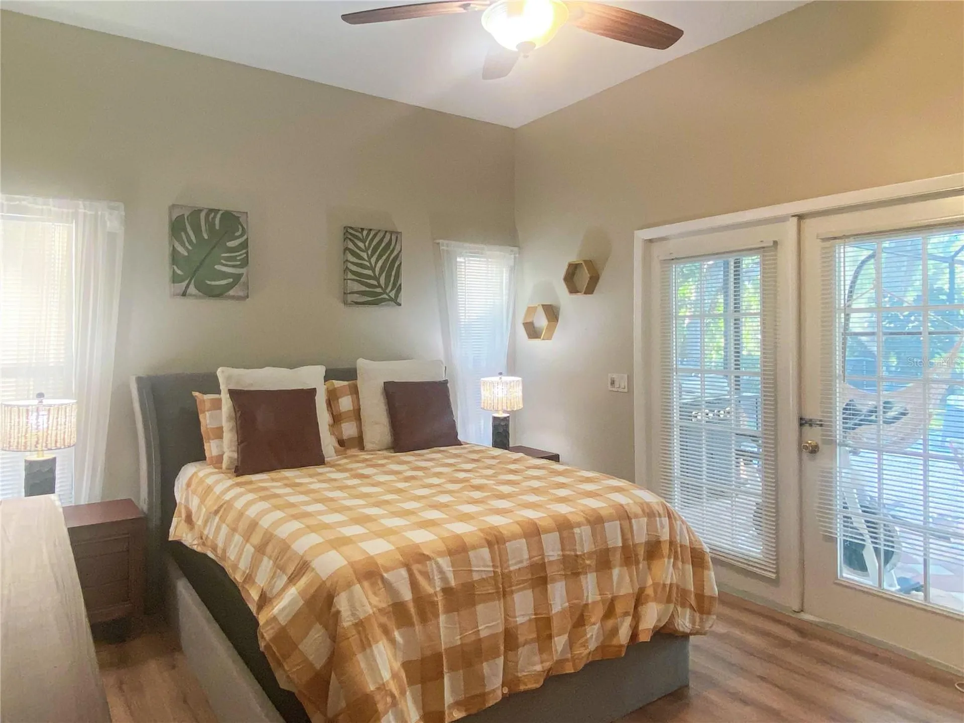 4907 82nd Place E Sarasota FL 34243