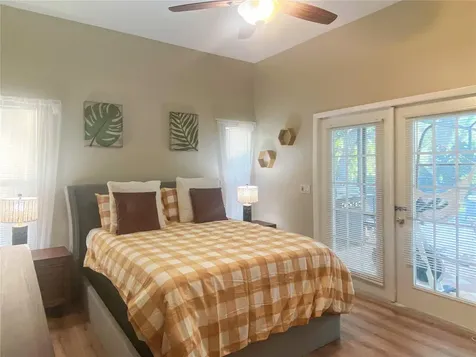 4907 82nd Place E Sarasota FL 34243