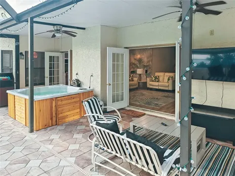4907 82nd Place E Sarasota FL 34243