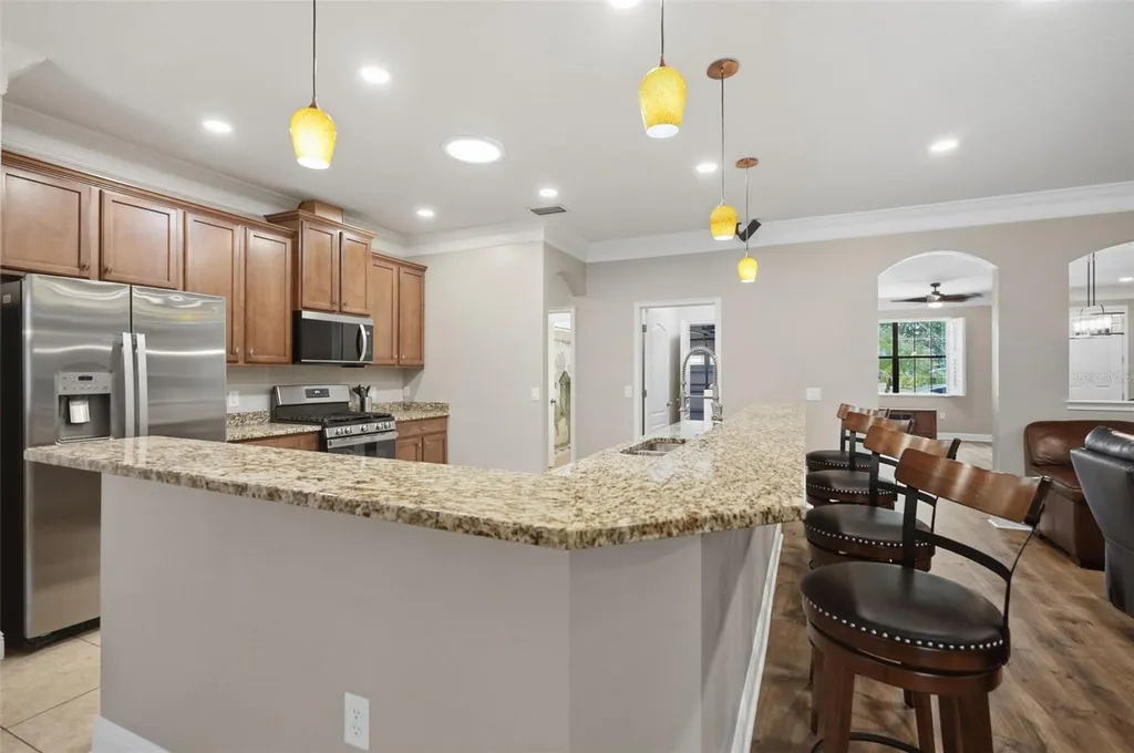 7929 Hampton Lake Drive Tampa FL 33647